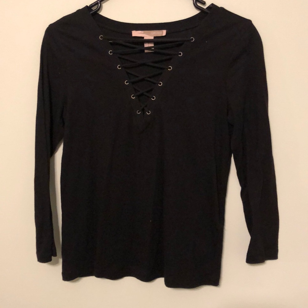 Black lace up front 3/4 length top